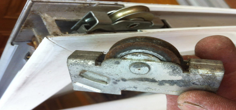 screen door roller repair in El Granada